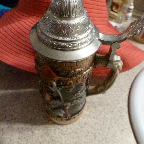 Rare Antique German Beer Stein – Christmas Theme, Raised Relief, Pewter Lid, 10" - Picture 6 of 12